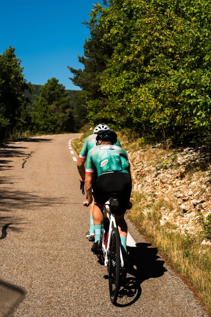 Arjan en Jeffrey op de tandem tijdens de beklimming van de Mont Ventoux